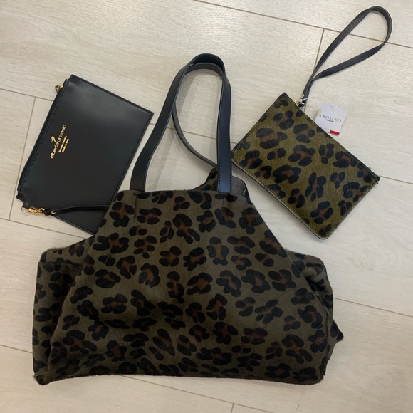 Alberta Di Canio Handbags - Alberta di Canio Genuine Leather Green Calf Hair Tote
